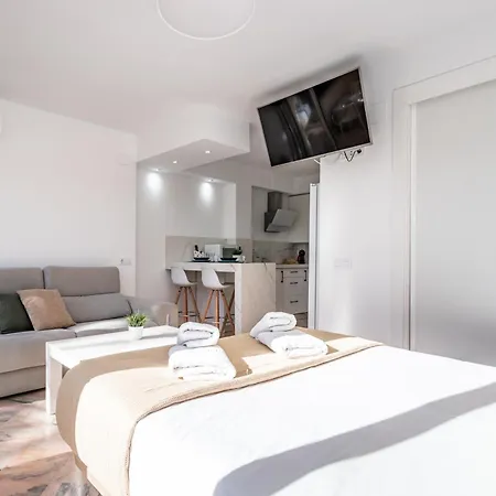 2 Estudios En La Romana Playa, Uno Con Vista Parcial Mar Y Otro Vista A La Piscina * Marbella